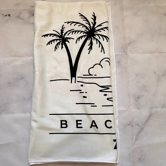 NWOT Zyia Beach Life Microfiber Stretch Towel in Gray - Picture 3 of 6